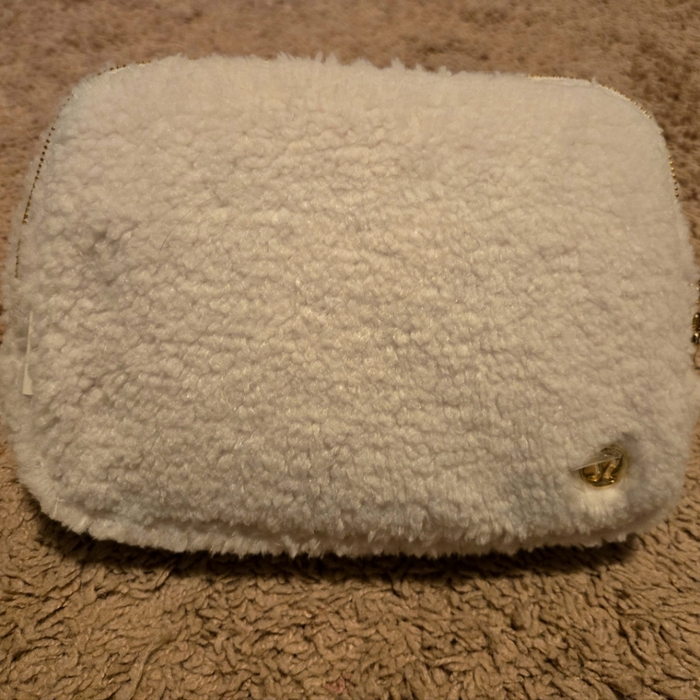Large Lululemon Sherpa Belt Bag